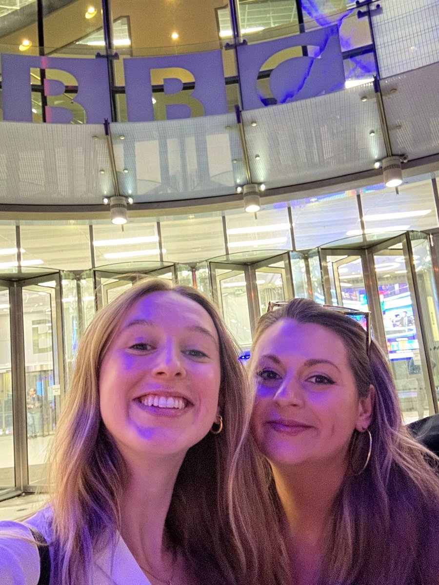 MirandaSlade's tweet photo. GIRLS WHO PODCAST
11pm Thursday > 9pm today with top producer and all-round babe @gemma__roper making #Electioncast https://t.co/iYpvvU00CB