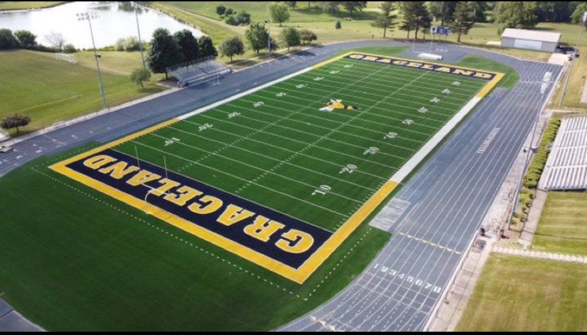 Mikeythefuture6's tweet photo. After a great conversation with coach @4thQtMentality I am blessed to say I have received my first offer to play on the next level @GracelandFB @wideouts @JarylEllis @Houseofwideouts @LNSFootball https://t.co/JS01l8zSrE