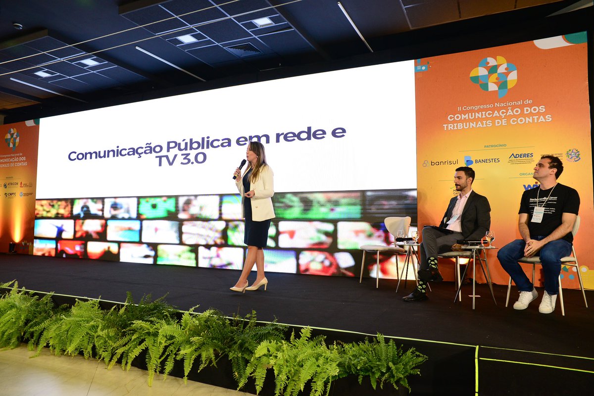Hoje estive presente no II Congresso Nacional de Comunicação dos Tribunais de Contas, realizado em Vitória-ES. 

O evento, promovido pelo TCE-ES em colaboração com outras instituições, concentrou-se na discussão do tema “O papel da comunicação pública na defesa da democracia”.