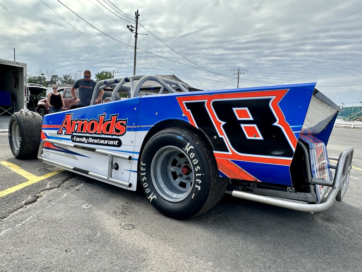 OswegoSpeedway's tweet photo. 💙 The Schartner Racing Chassis 18 of Andrew Schartner @JetRacer18 is here for Karl Schartner Memorial Weekend at the Oswego Speedway. #SteelPalace https://t.co/6fyHL4lrCN