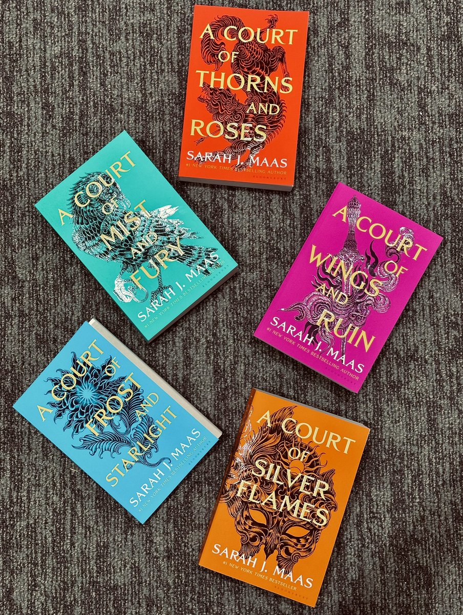 bnflowoodms's tweet photo. Patiently waiting for that sixth title to drop 👀
*
Which #acotar title is your favorite?
*
*
#acourtofthornsandroses #mistandfury #wingsandruin #frostandstarlight #silverflames #sarahjmaas #book #booknerd #bookfan #letsread #darkfantasy #romantasy #spicybookrecs #barnesandnoble https://t.co/nnUTwwPxVK