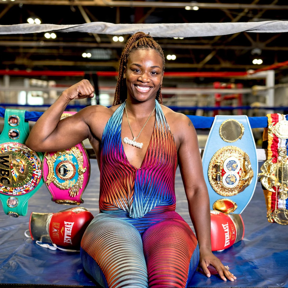 cjaygojii's tweet photo. 🚨 Online Troll Confronts Claressa Shields, Quits in 30 Seconds😳

After months of online harassment, a hater faced off with Claressa Shields in person, but retreated within 30 seconds🤯😂 https://t.co/P3OxfhcxXe