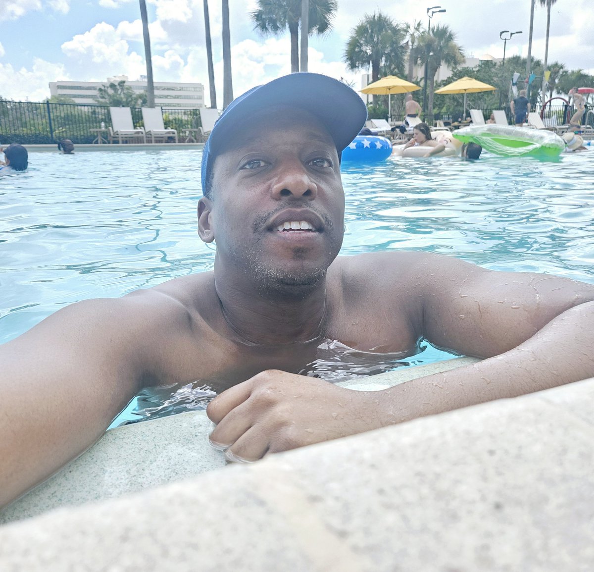GilesKey's tweet photo. #Epic #vacation #onenationunderGiles https://t.co/oAyPzr2zcx