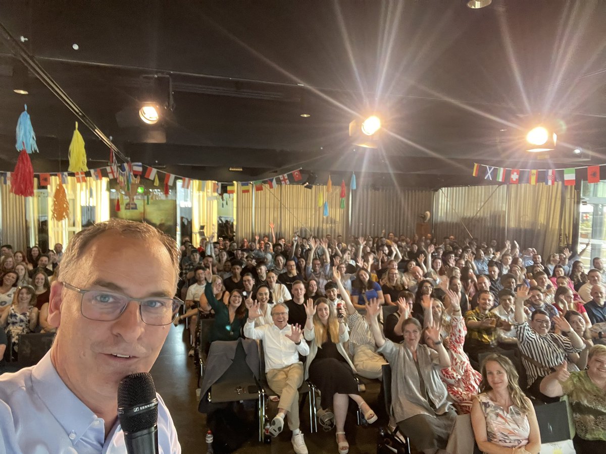 _mbaumann's tweet photo. Gratulation an alle Lernenden zu ihrem erfolgreichen Abschluss 🚀!
Heute hatten wir mit 205 Lernenden eine tolle Lehrabschlussfeier auf dem Gurten. Danke 🙏 an alle Berufsbildner für ihren grossen Einsatz. Ohne euch hätten wir diesen starken 💪🏻Nachwuchs nicht. #migros #lernende https://t.co/agVw2EZEqY