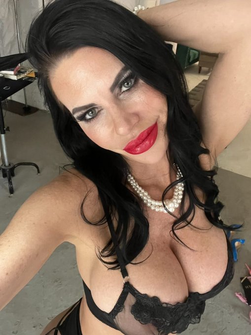 🔥Piper&rsquo;s HOT MILF Tour🔥  ❣️July❣️ 🖤 ATL ~ 9-10 💛 Baltimore ~ 10-12 💜 Dallas ~ 16-17 🖤 Austin ~ 17-18 💜<a href="/tag/liveyourbestlife"class="tags"><span>#liveyourbestlife</span></a>