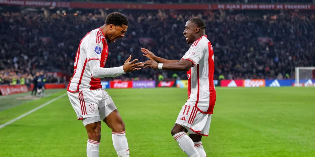 Soofslab's tweet image. #Ajax wil #Akpom en #Forbs het liefste na 1 augustus verkopen dit meldt De Telegraaf. De Amsterdammers spelen deze maand nl voorrondes.EL vandaar dat een eerder vertrek ongewenst is.