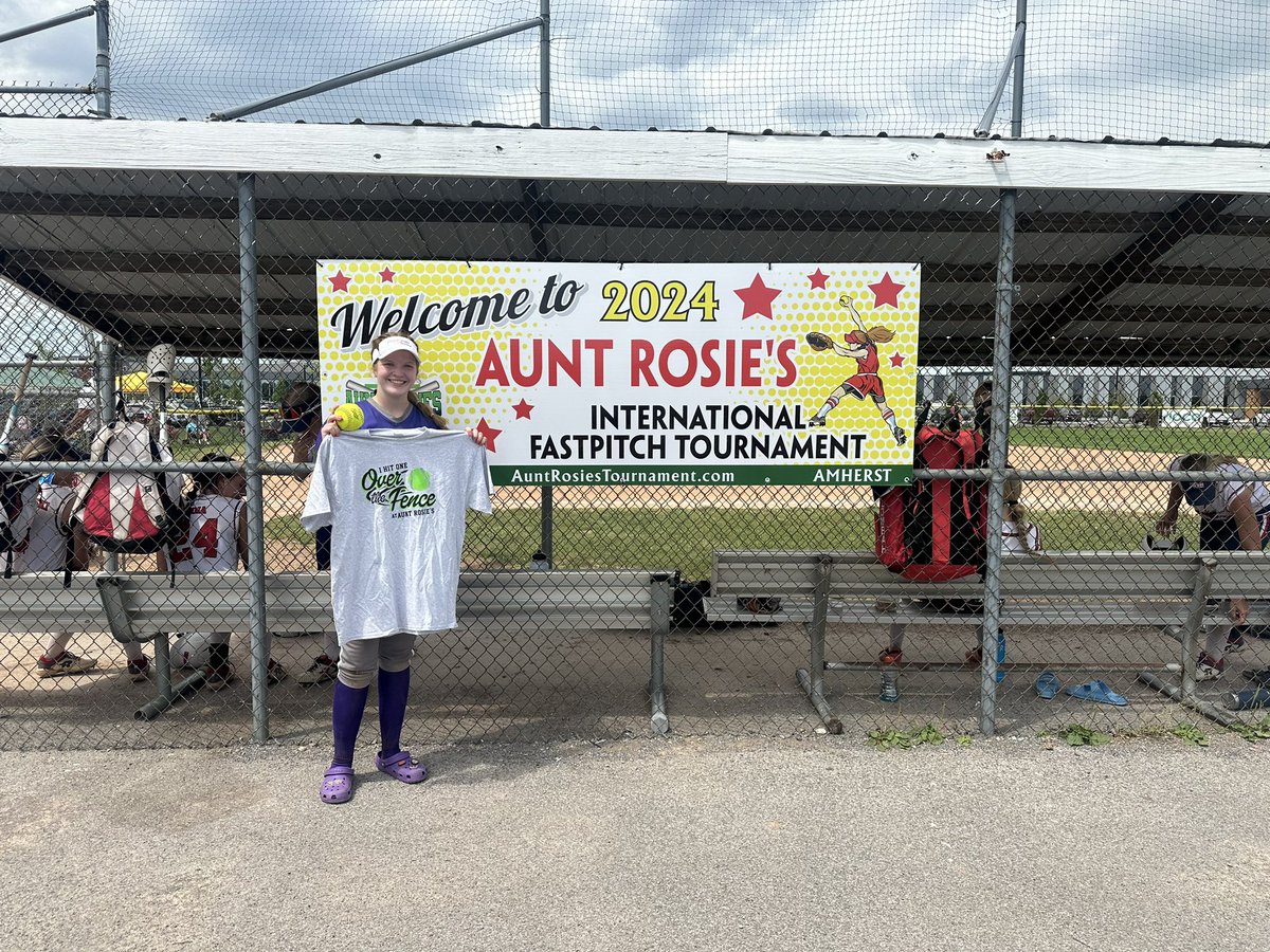Congrats to Phantoms 18u Delaney Troxell on her home run today at Aunt Rosie’s 18u Tournament in Buffalo!!