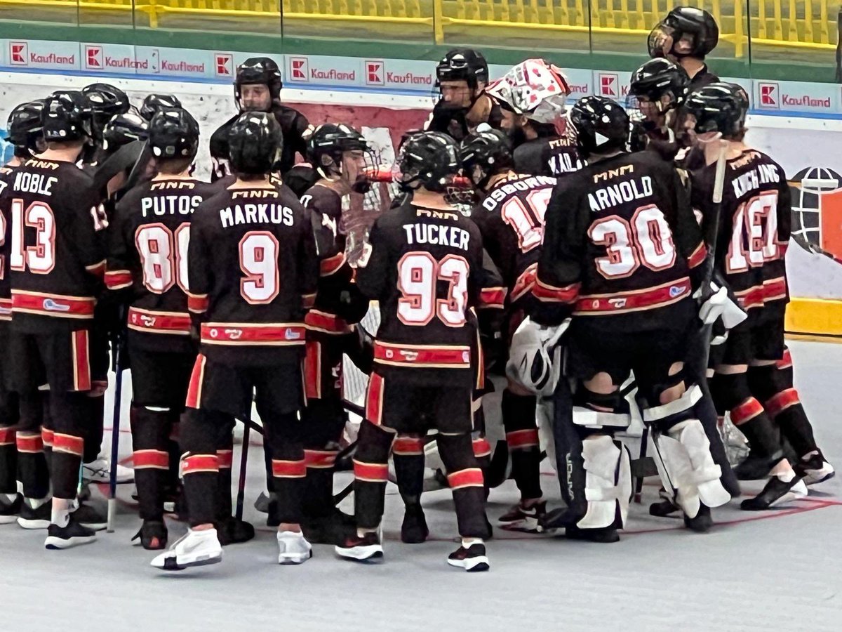 GO CANADA GO🇨🇦
What an opportunity to play for your country at World Ball Hockey Championships in 🇸🇰Slovakia ! #ourLiam #POG 
<a href="/DnLL12/">Dean Noble</a> #proudparents