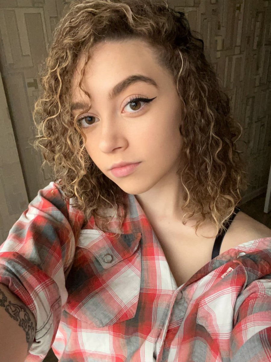 Eva Curly Sue 💕 tweet media
