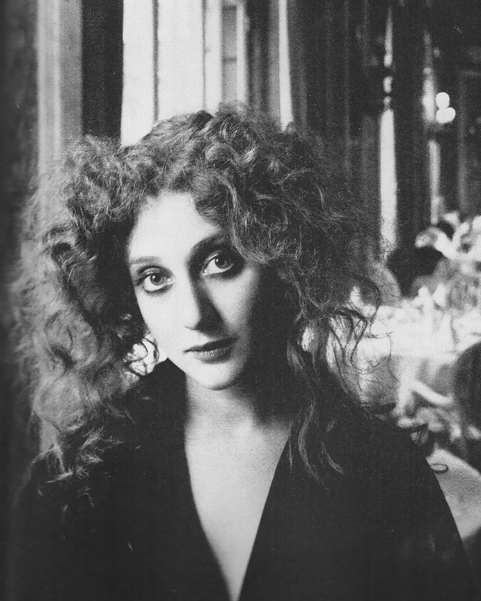 Mabellonghettl's tweet image. Carol Kane for Vogue UK, 1977.