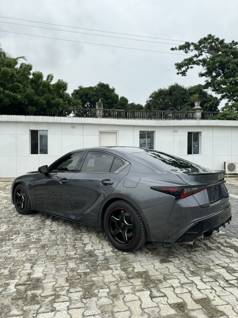 Kinglamarr___'s tweet photo. 2022 Lexus IS 500 F-sport now available
-Grey on Red Interior 
🏷️: N70 million 
Contact for details 📥 https://t.co/5x6nVEfIkQ