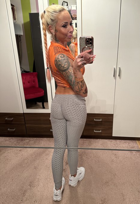 Huhu und Hallo 🤗 Wollt nur schnell mal ein sch&ouml;nes WE w&uuml;nschen 😜😋 Hab ich vorhin gefunden und als ziemlich