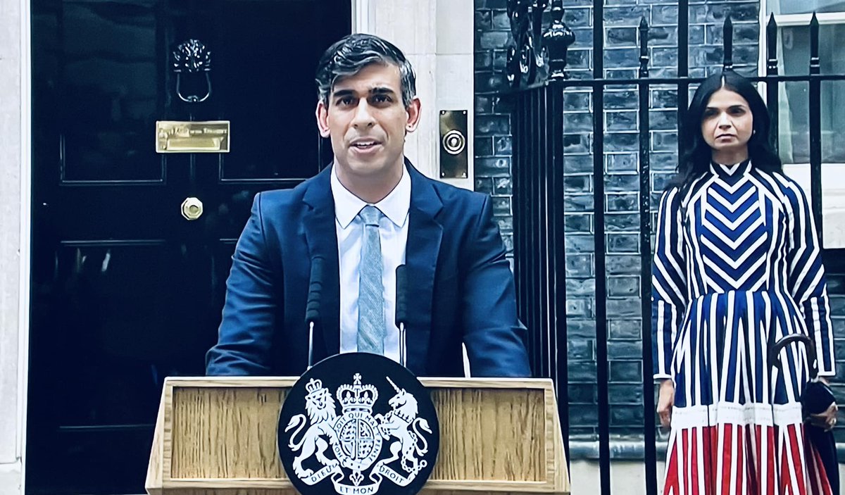 Why was she dressed like a contraflow system?