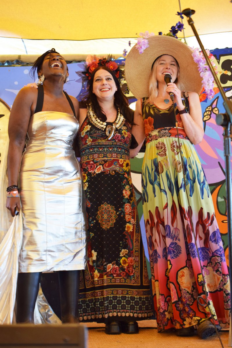 The #Glastonbury Free University at The Crow's Nest is always a highlight, and this year we got to listen to Maggie Aderin-Pocock in a Star Trek tunic. Three professors on a Sunday afternoon. What's not to love? #ThisIsWhatAProfessorLooksLike <a href="/theAliceRoberts/">Prof Alice Roberts💙</a> <a href="/DrJaninaRamirez/">Prof Janina Ramirez</a>