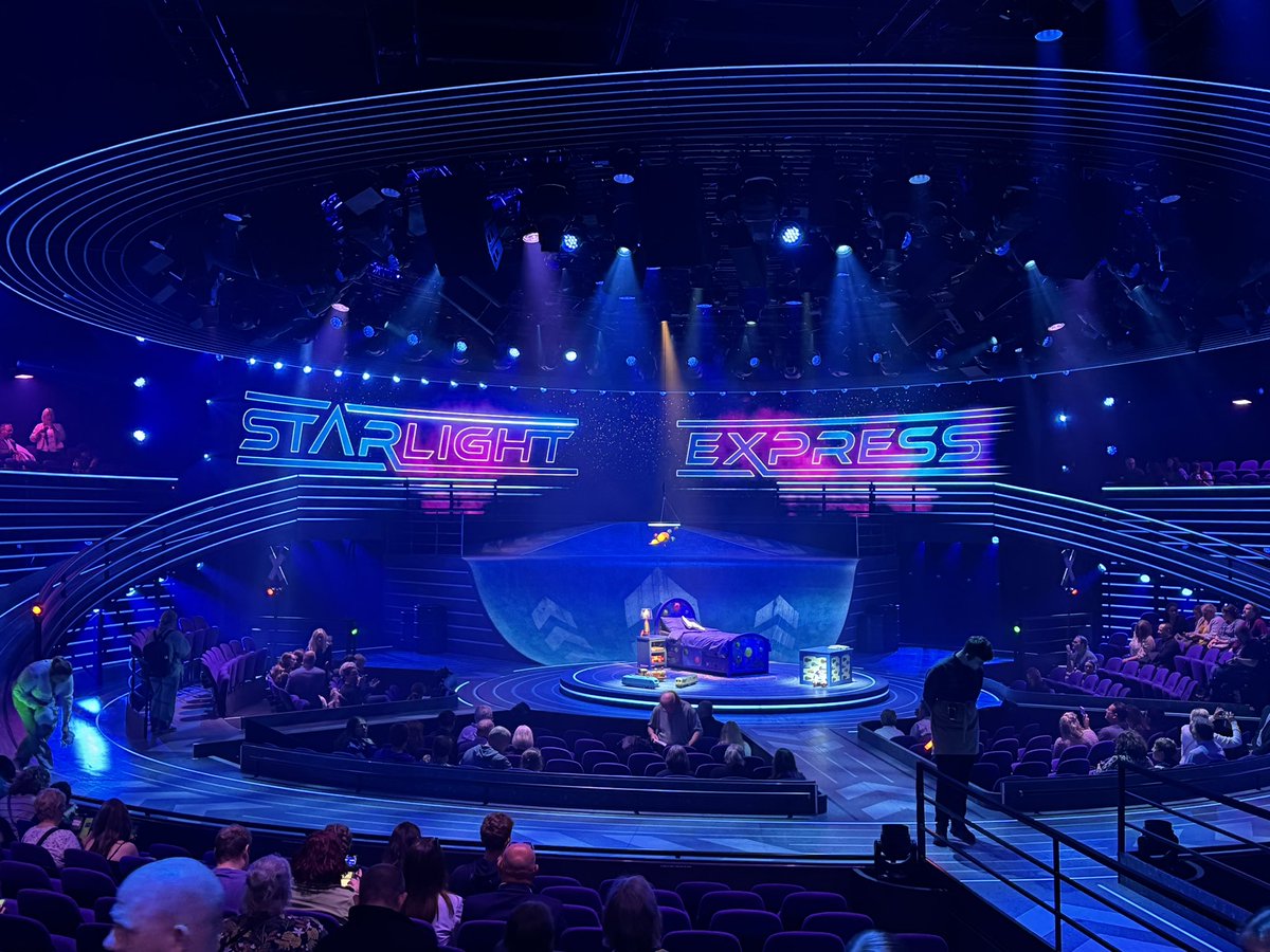 Amazing show, well done to the cast and crew of <a href="/Starlightlondon/">Starlight Express London</a>