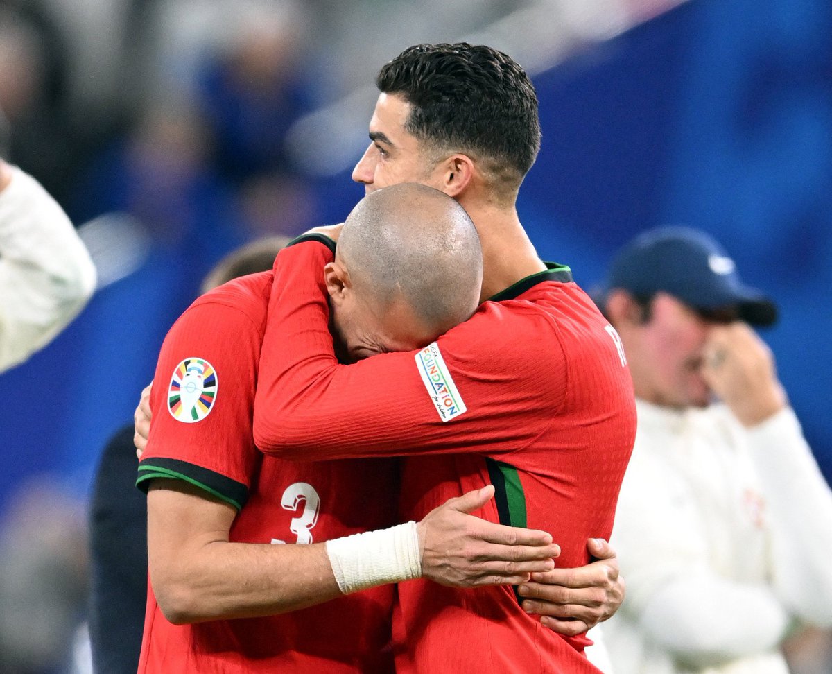 SeputarMadrid's tweet photo. This was the last EURO for them, and also the last football match for Toni Kroos.

Thank you Toni Kroos, Cristiano Ronaldo, and Pepe. 🤍 https://t.co/3ZnExHjxC6