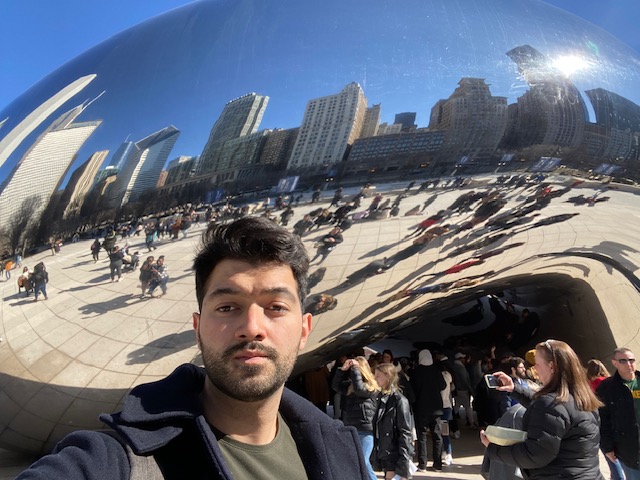 FisicaUniandes's tweet photo. #EgresadoDestacado
🇩🇪 Daniel Lozano es investigador posdoctoral en el programa Hallwachs–Röntgen en el cluster de excelencia en complejidad y topología en materia condensada, dirigido por las Universidades de Würzburg y de Dresden, en Alemania. https://t.co/ClWEP8kVzy