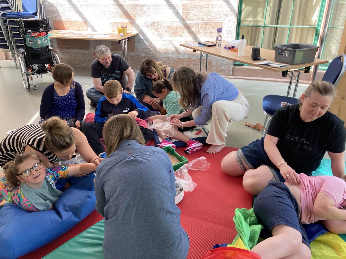 Some snaps from our most recent #SimplyAACe! Group: a beach theme! We had great fun 🥰 #AAC