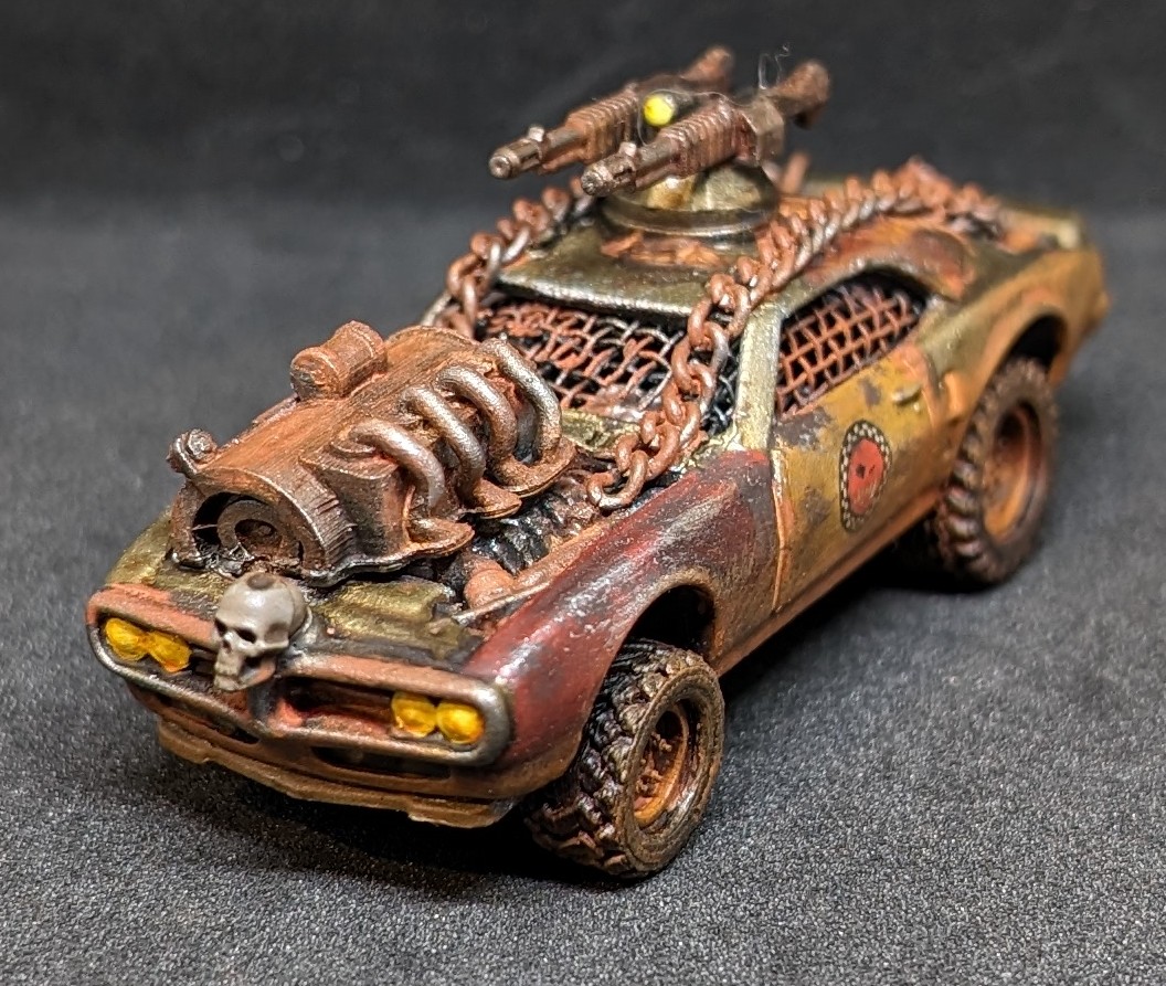 Theironpainter's tweet photo. @Ex_Profundis Yh i definitely have more fun doing gaslands builds and paints, because I feel I can create things freely without being judged upon, plus I'm always learning new things on my own level so no pressure lol. Here's some of my faves builds lol https://t.co/fSqNdxX2lu
