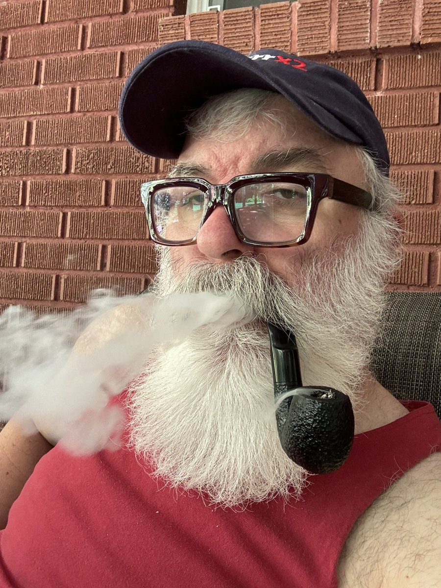 animbear's tweet image. Pipebear. I’m just blowin smoke.
