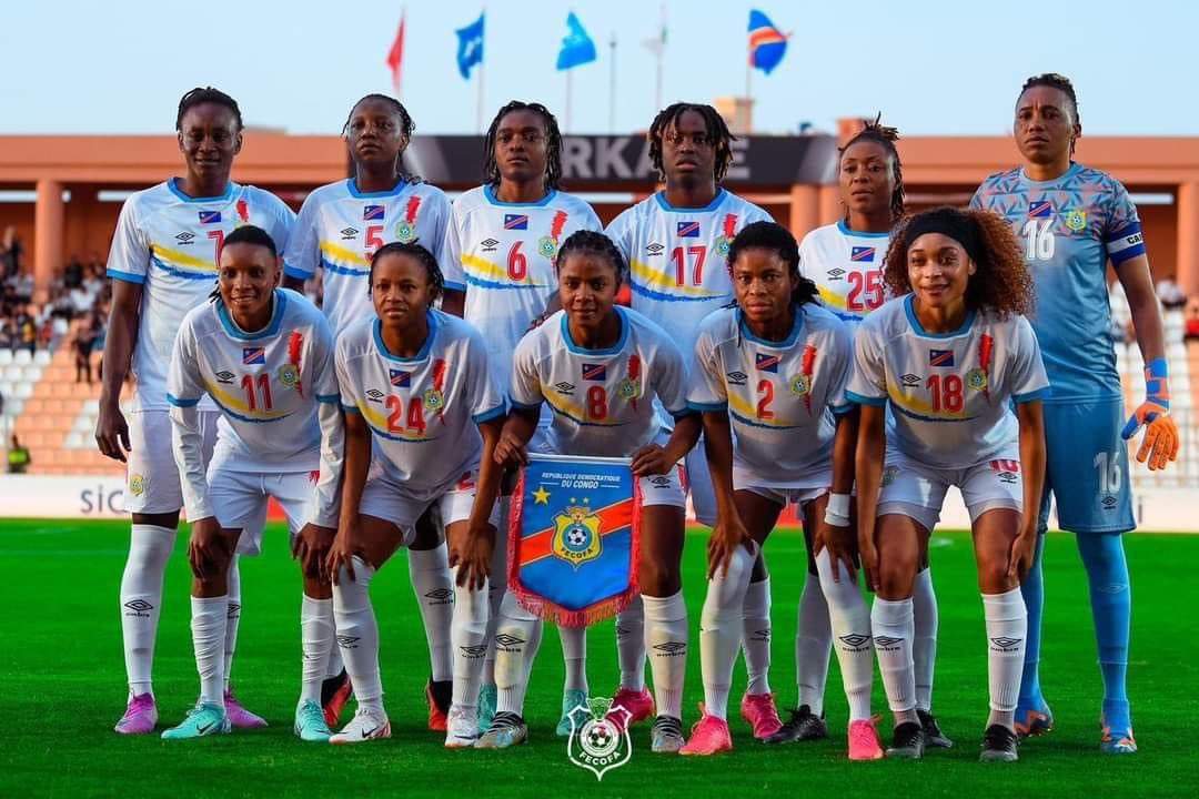 patrickkamongo's tweet photo. Les mamans et les jeunes filles de la RDC 🇨🇩 demande à la CAF un match amical de l'équipe seniors dames de la Rdc 🇨🇩  contre  l'équipe seniors homme du Congo 🇨🇬 autrement dit Fc Dignité. 

Bain de consolation lol 😂 https://t.co/NegeR7bOPN