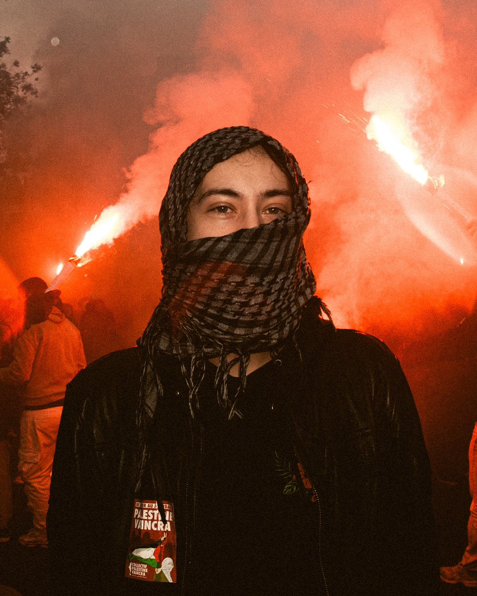 gab_senechal's tweet photo. Ptdrrrr Bon dcp ya 500 personnes qui viennent d’arriver sur mon compte grâce aux photos de manif, bienvenue, et du coup :

1) ci-dessous mes quatre images de manif préférées 
2) fuck la trêve dimanche on tremble pas et on vote NFP https://t.co/fC0wtwQerp