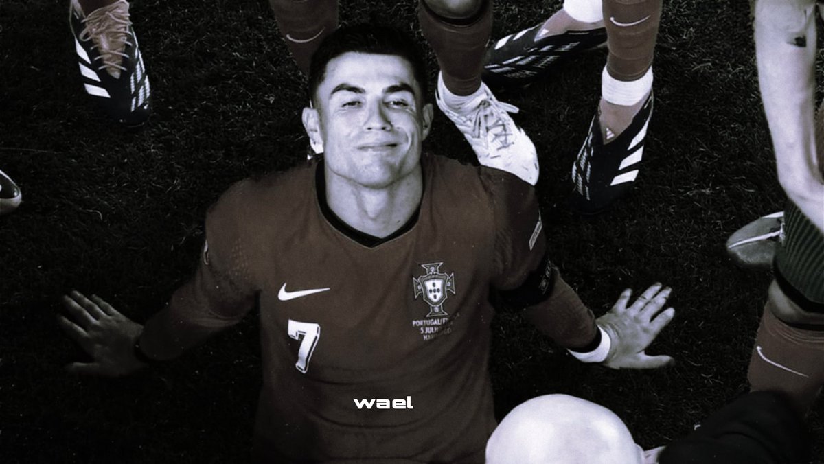 الضحكة اللى بتوّدع بيها أحلامك بعد ما ايقنت إنها مش هَتتحقق