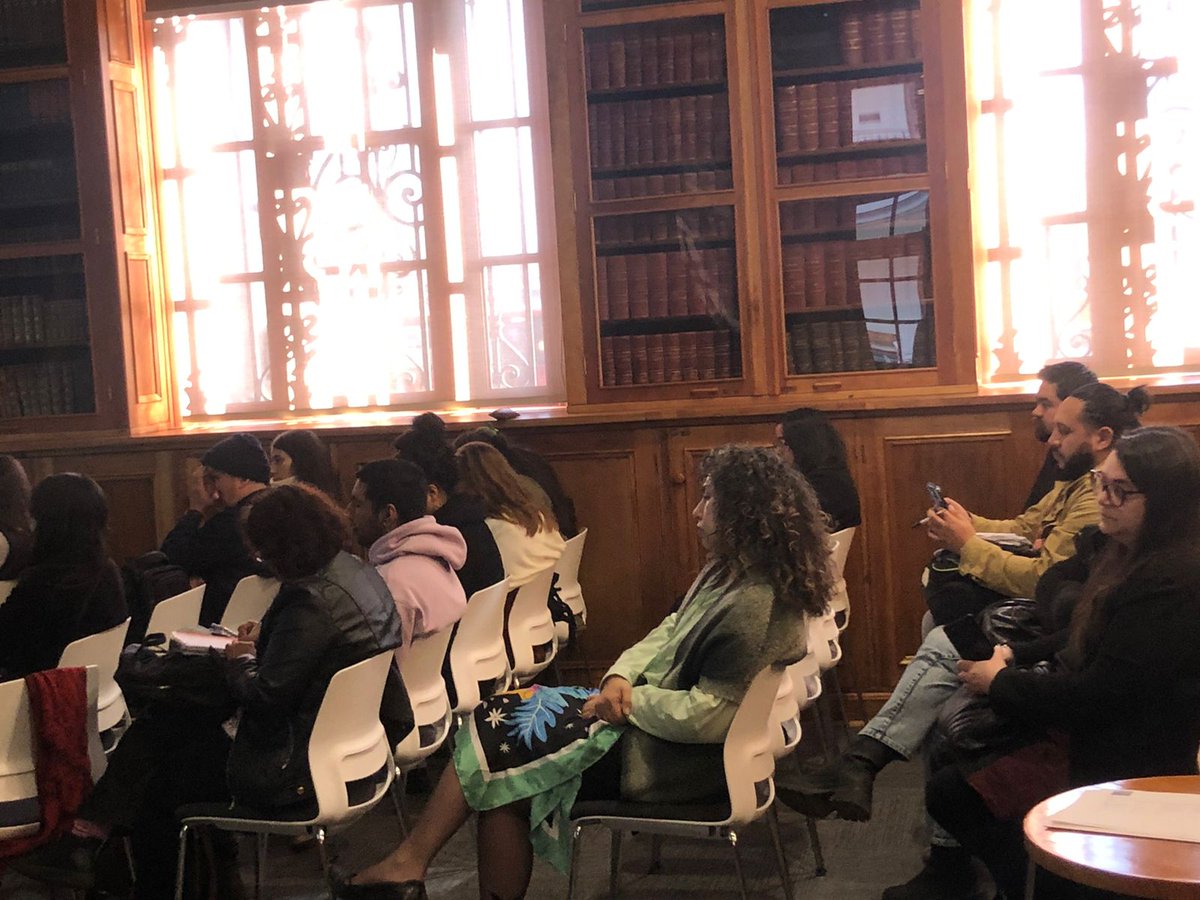 FRValparaiso's tweet photo. 📢 Unidad Regional de Atención a Víctimas y Testigos #URAVIT @FiscaliaRegionV realizó con sus profesionales una capacitación en la #Ley21057 de Entrevista Investigativa Videograbada con programas del Servicio de Protección Especializada en la @pucv_cl https://t.co/xGEbajdsNC