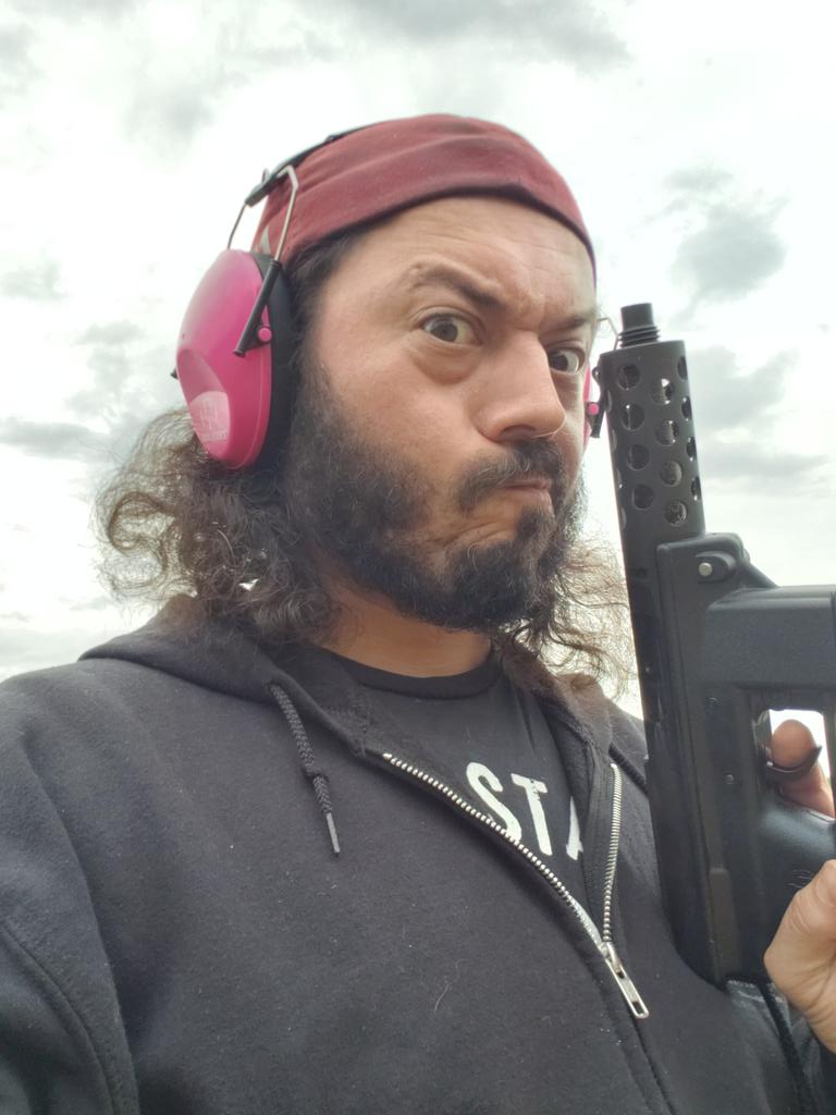 lackadaysickle's tweet image. Feeling like a g today #tec9