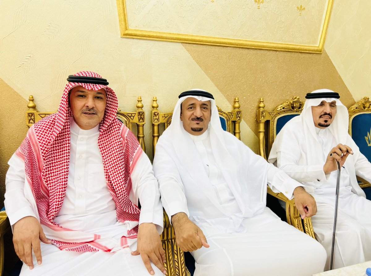محافظه المخواه جنه من جنات الدنيا فزوروها

اجواء مميزة والامطار غزيرة ورعود وبروق تزين السماء . يوم الخميس الموافق ٢٨-١٢-١٤٤٥ هـ
كنا مدعون انا و اخي و تاج راسي الاخ مقبل 
لحضور زوج أحد ابناء المحافظة العريس /
احمد ابن عبدالله احمد العمري الزهراني 
فكان في استقبالنا الشيخ / منصور