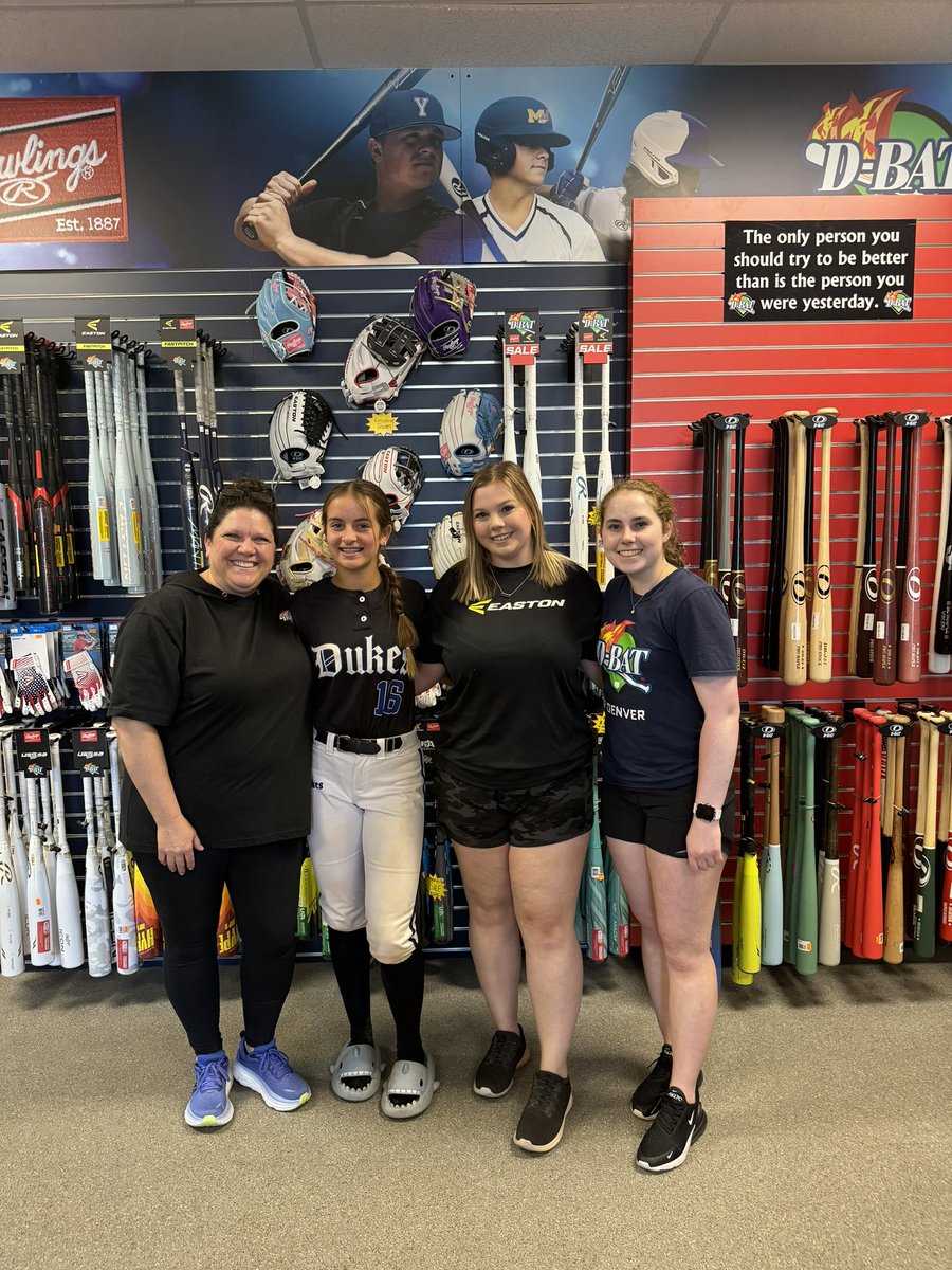 NoraSarcone2027's tweet photo. Thank you @dbatnwdenver and especially Jennifer Dusza for helping me out - I really appreciate it and will never forget it! Headed home with my new ghost! @EastonFastpitch #ghostadvanced @Ladydukesnj https://t.co/4Bz9m92tE7