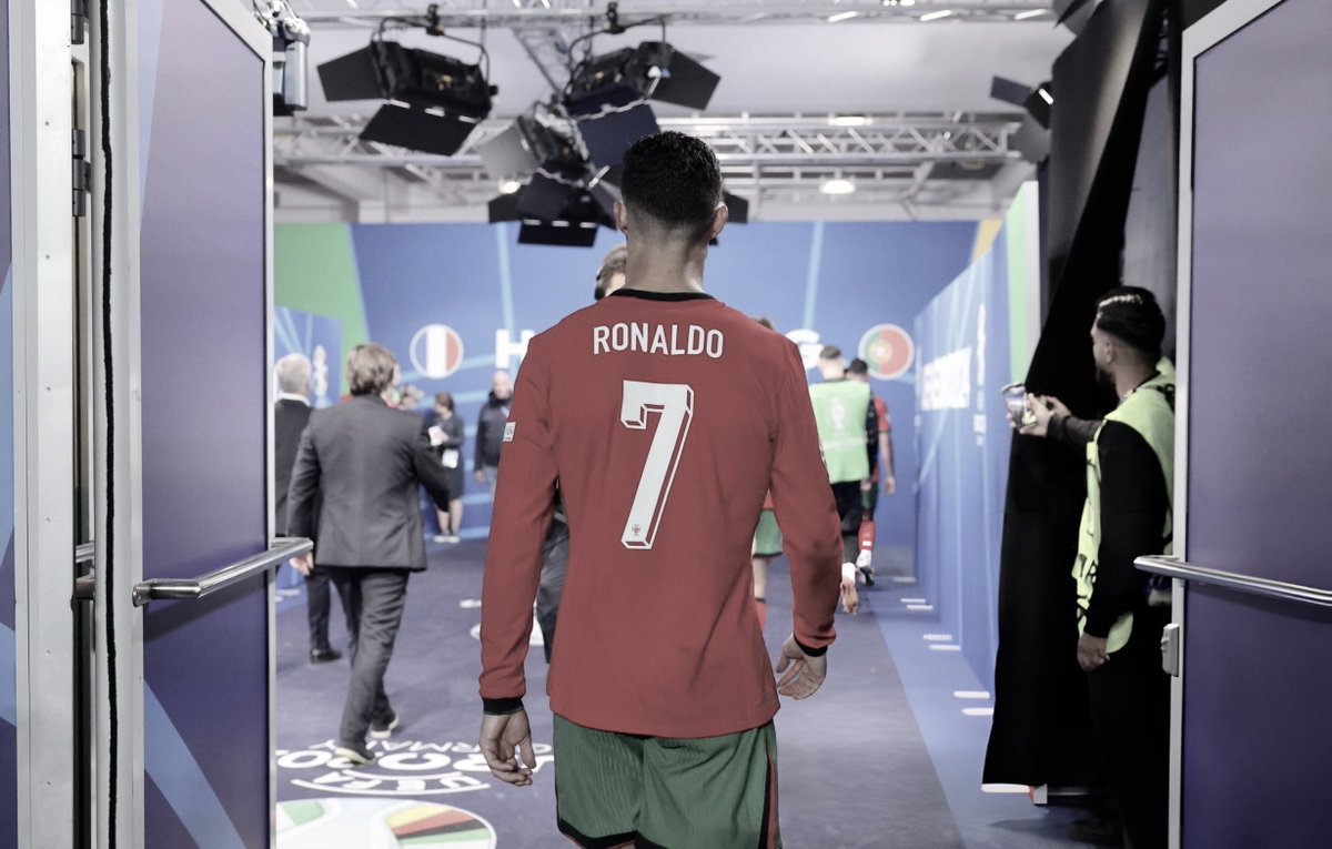 i91ul's tweet photo. Viva Ronaldo 
حتى أخر يوم لي فحياتي الكرويه♥️♥️♥️♥️ https://t.co/PCtQTrD3v9