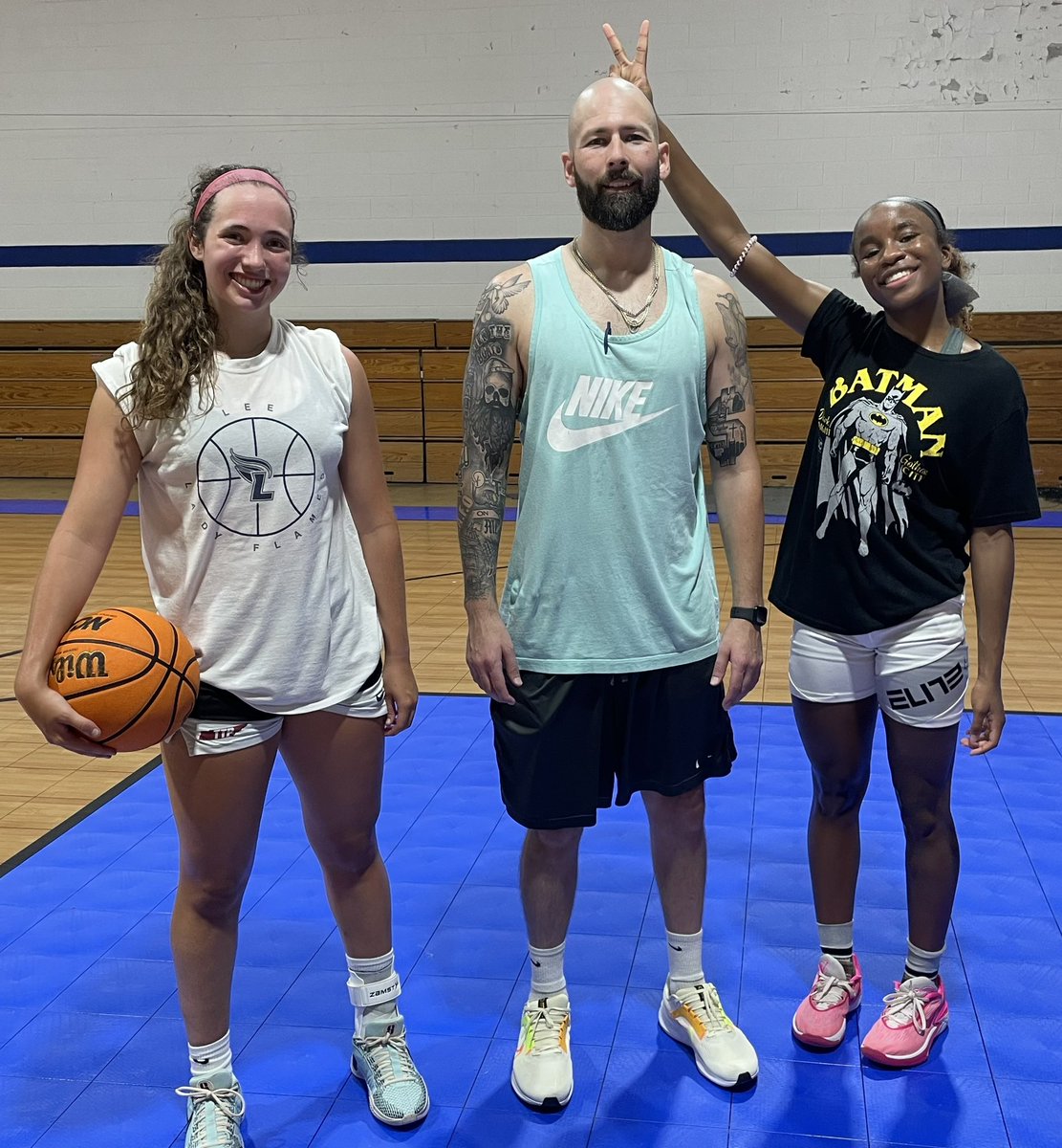 Good session with my girls🏀🔥❤️🙏🏻 <a href="/_abbymc22/">Abby McFarland</a> <a href="/amirah_herring5/">Amirah</a>