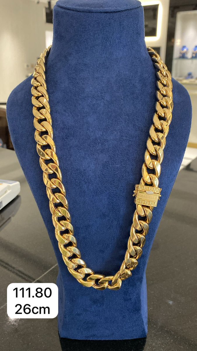 pAnDas_co's tweet photo. @yabaleftonline 18karat Gold Cuban chain and bracelet set✨ 
Worldwide delivery 
Available in bigger and smaller grams https://t.co/i1Zrmu95UQ