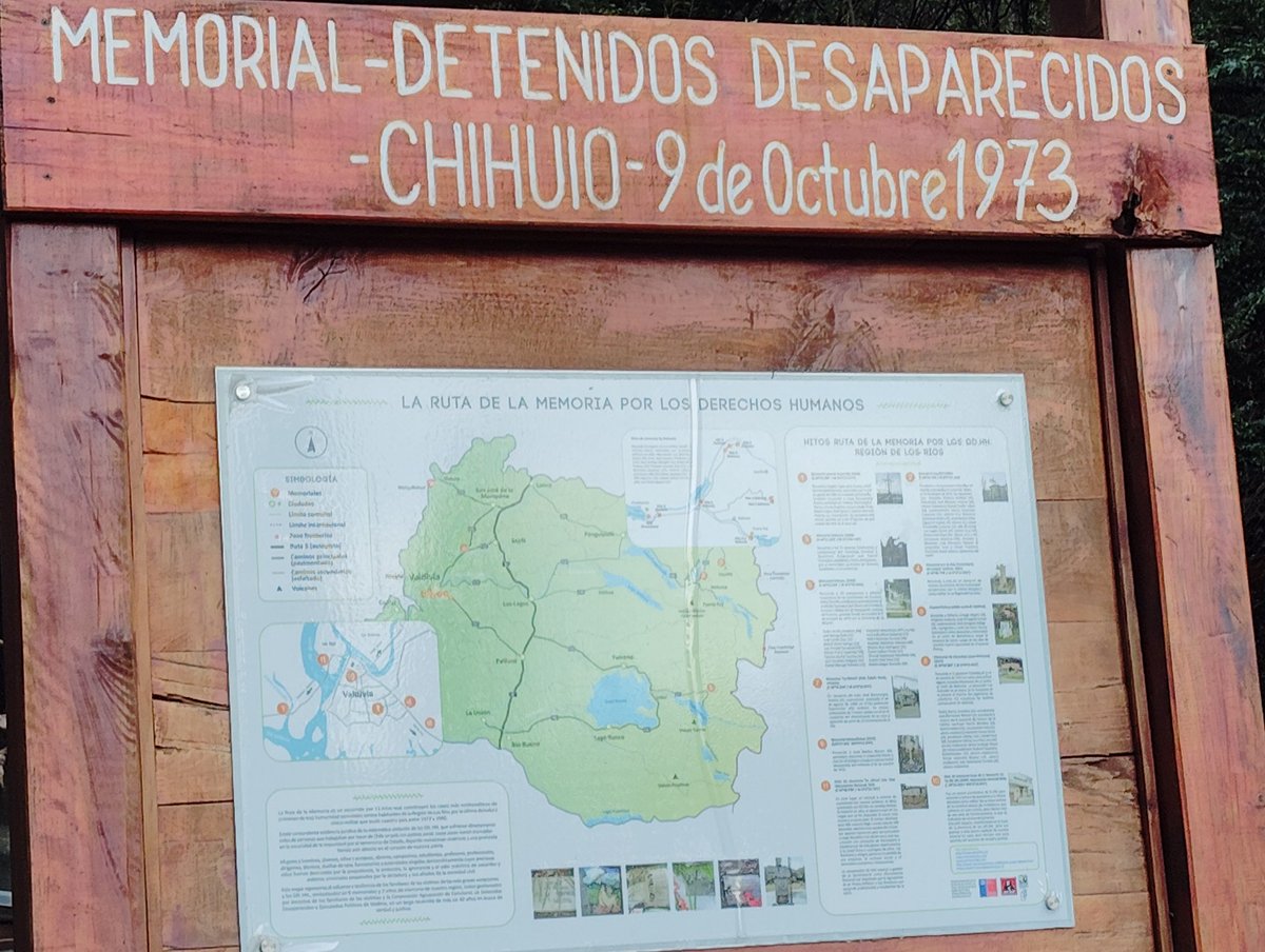 KlaudeZur's tweet image. Esta aventura me ha mostrado  bellezas y gente linda.
Hoy pensabamos conocer el lago Maihue y buscando como llegar, descubrimos que la barbarie de la dictadura llegó hasta estos rincones.
Memorial de DD.DD de Chihuio.
@lludllud
#NiPerdonNiOlvido 
#50AñosDelGolpe 
#Memoria