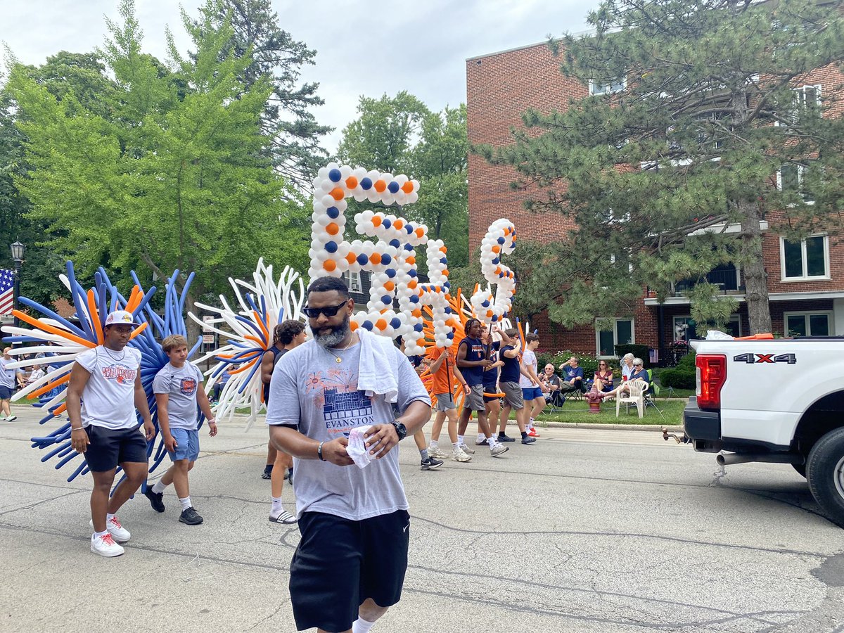 The847Series's tweet photo. In Evanston, we learned to live in the contradictions, embrace it and talk about it. Those are the Evanston Rules ♟️

#evanstonrules #HomETownrules #respect #arriveonpurpose  🧡💙🇺🇸 https://t.co/j18E67fY9B
