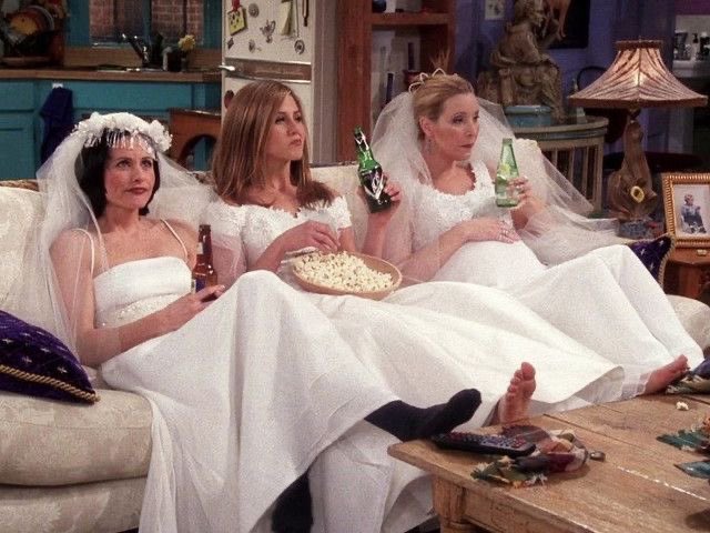 las beliebers esperando que sus novios le pidan casamiento y contraten a justin bieber para cantar en sus bodas