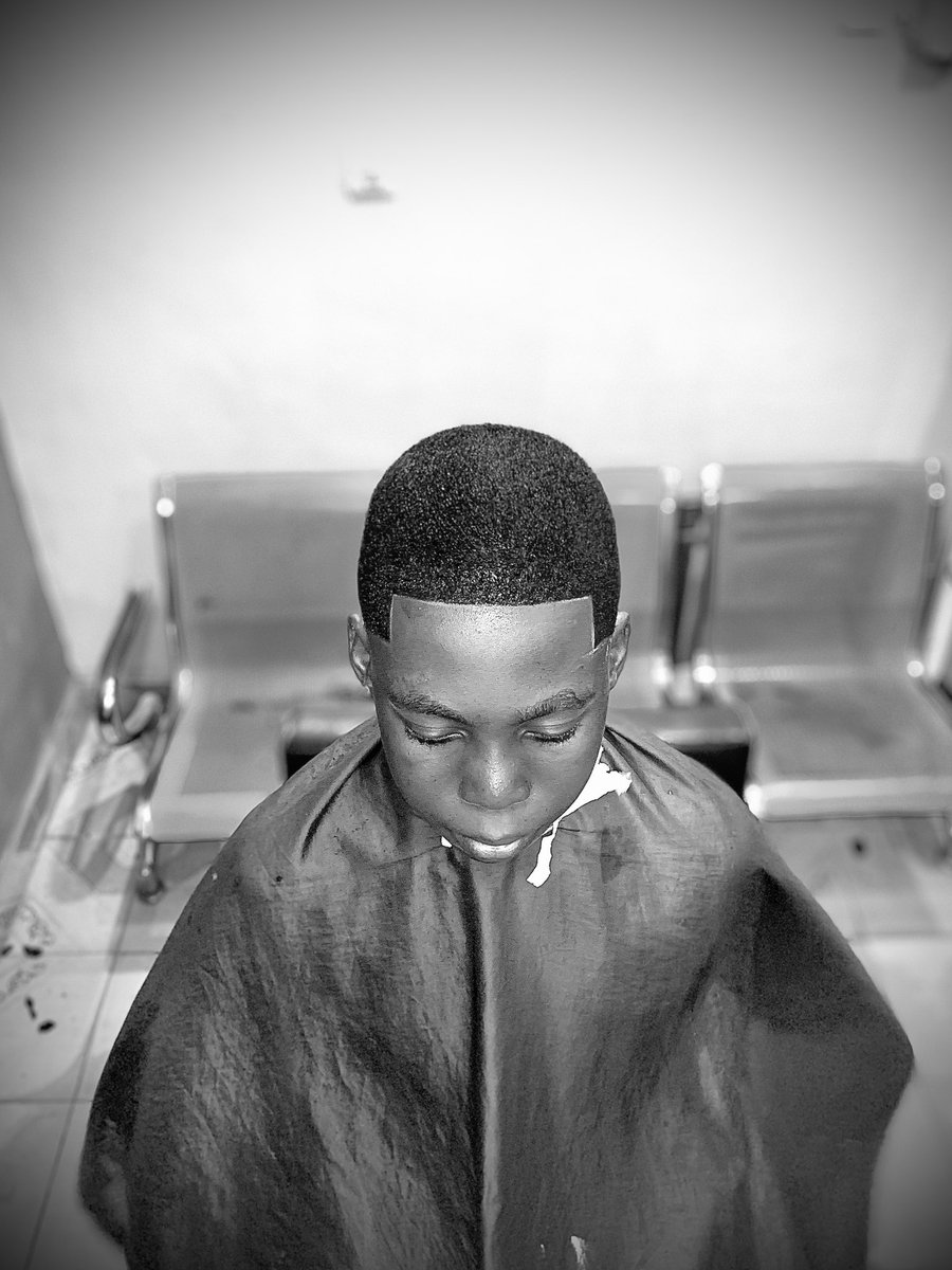 OnlyOneBarberYo's tweet photo. Help me tell parents that itโs also their responsibility to choose a good barber for their kids ๐๐พ๐๐พ
#that_tall_barber ๐๐
#barber_yo ๐๐ฝโโ๏ธ๐๐ฝโโ๏ธ
#top_notch ๐๐พ๐๐พ
#stay_woke ๐๐
#thattallbarber #barberyo @OnlyOneBarberYo https://t.co/qBZQG9VycE