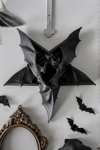 I just received Night Trinity Wall Plaque from Anonymous via Throne. Thank you! https://t.co/0m4oLhJW5g<a href="/tag/throne"class="tags"><span>#throne</span></a><a href="/tag/wishlist"class="tags"><span>#wishlist</span></a>