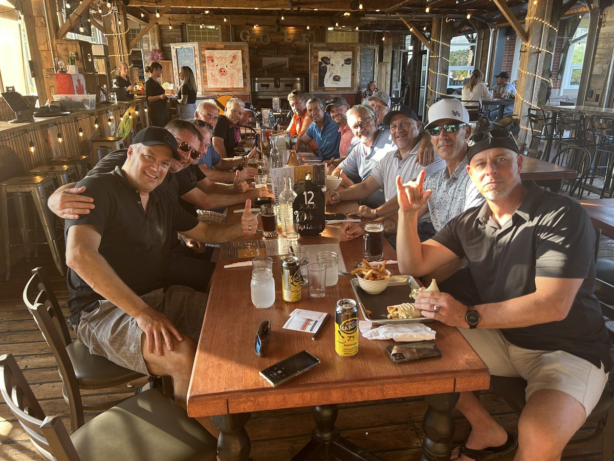 marlin_muylaert's tweet image. Day One of a golf weekend celebrating a 1994 Ontario University Queens Cup Hockey Championship.   Grand Bend, here we come.