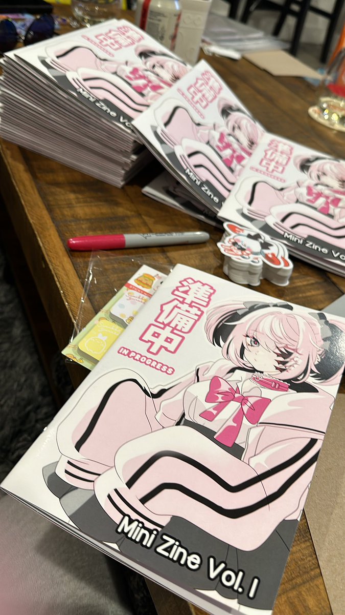 Banmoku's tweet image. ZINES ARE HERE!!! Get yours at table I19!!