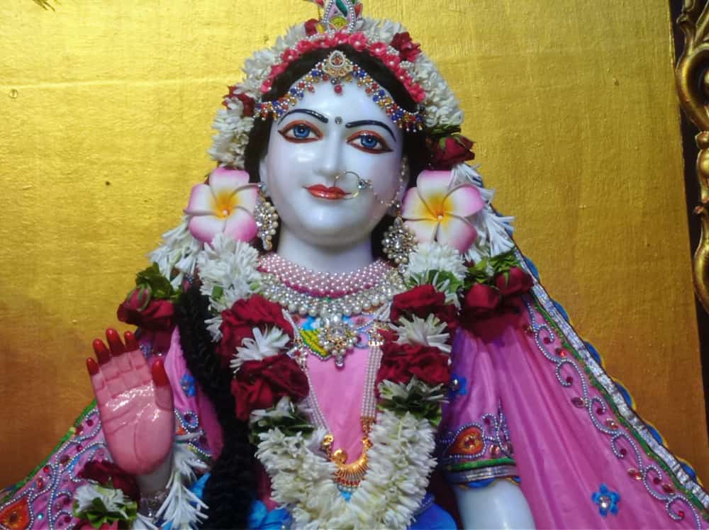 IskconAmravati's tweet photo. ━❀꧁𝐻𝑎𝑟𝑒 𝐾𝑟𝑖𝑠ℎ𝑛𝑎꧂❀━

     🙏🏽 Sringar Aarti Darshan 📿
   🌷Sri Sri Rukmini Dwarkadhish || ISKCON Amravati🌷

  ━❀꧁06/07/2024 ꧂❀━

#iskcon #iskconamravati #Krishna #radheradhe #RadheShyam #RadhikaMadan #Temple #BlessedAndGrateful #Maharashtra #pandharpur https://t.co/UFDh4TSXdF