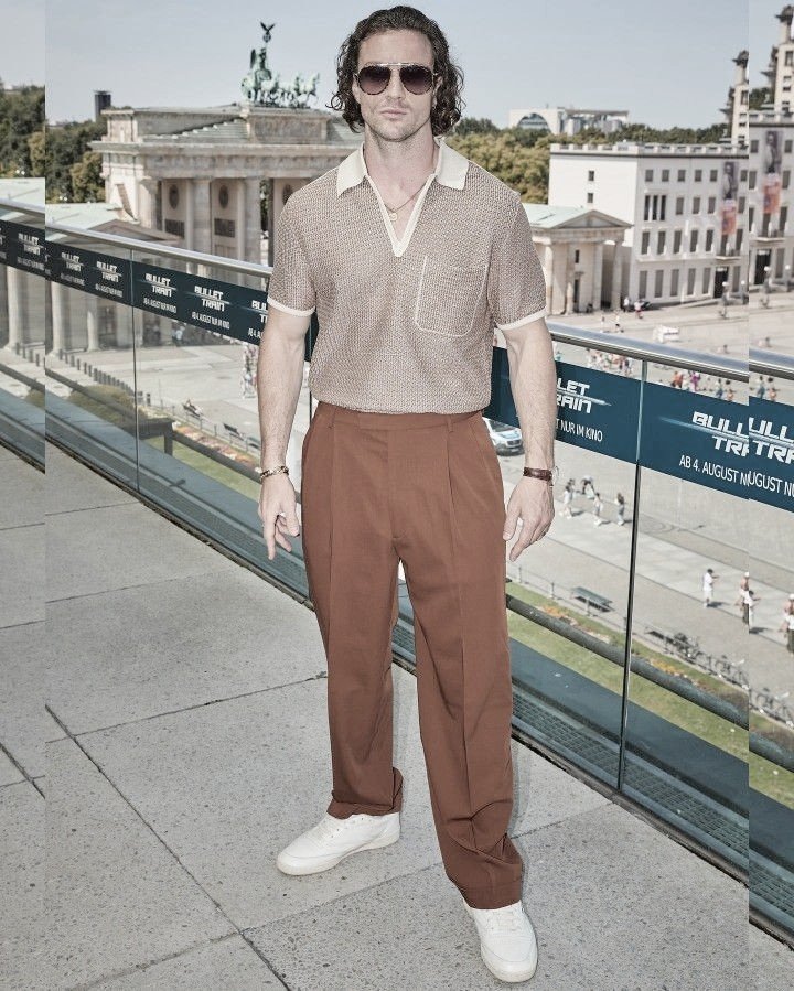 ⠀⠀⠀⠀⠀⠀⠀
──────        Esos zapatitos nada que ver. 
⠀⠀⠀⠀⠀⠀⠀