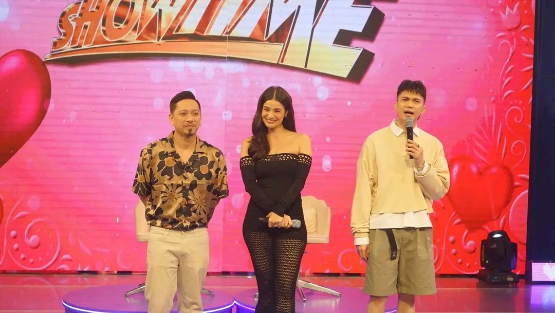 khateortega's tweet photo. Welcome back Dyosa! Na-miss kapo ng madlang people!💕
#annecurtis #AnneCurtisSmith #ViceGanda #teamviceph @annecurtissmith @itsShowtimeNa https://t.co/jTh9Y4R5Ug