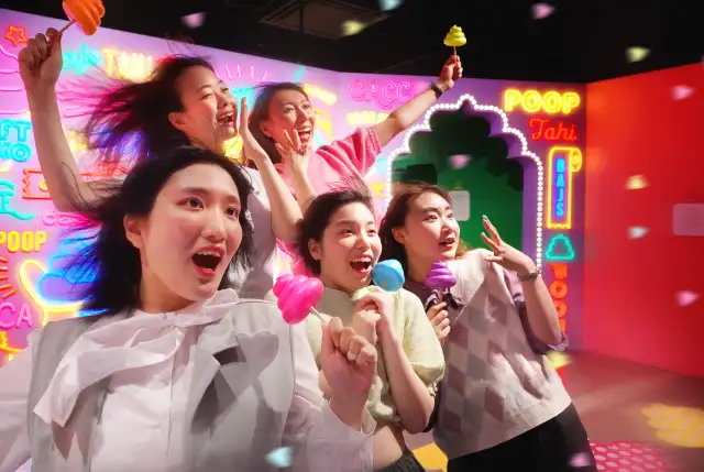 fanime_lat's tweet photo. 🌟¡Descubre el Festival de Verano del Museo Unko en Odaiba!💩✨ Explosiones de caca, dinosaurios y mucho más. ¡No te lo pierdas! 😆🎉
Mas info aquí: https://t.co/yFOoSDC3mh
#うんこミュージアム #UnkoMuseum https://t.co/SSVQdZ6Ot0
