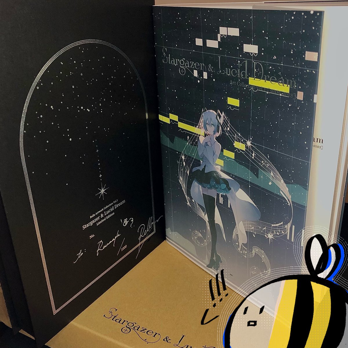 Rellaさんからサイン入り画集『Stargazer&Lucid Dream』頂きました