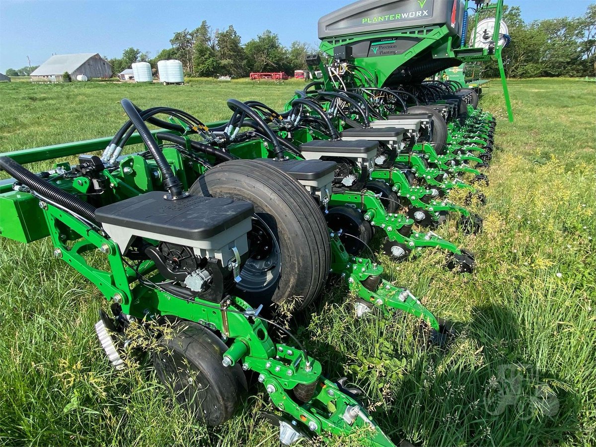 YieldTechnology's tweet image. For Sale: 2023 PLANTER WORX 1630

Sale Price: $214,000

Info: tractorhouse.com/listing/for-sa…

2023 Planterworx 16R 30” Cat 4, CCS, scale, ME5 row units, vDrive, DeltaForce, manual furrow force, SpeedTube, CleanSweep, 2967-029 floating row cleaners, Keeton.