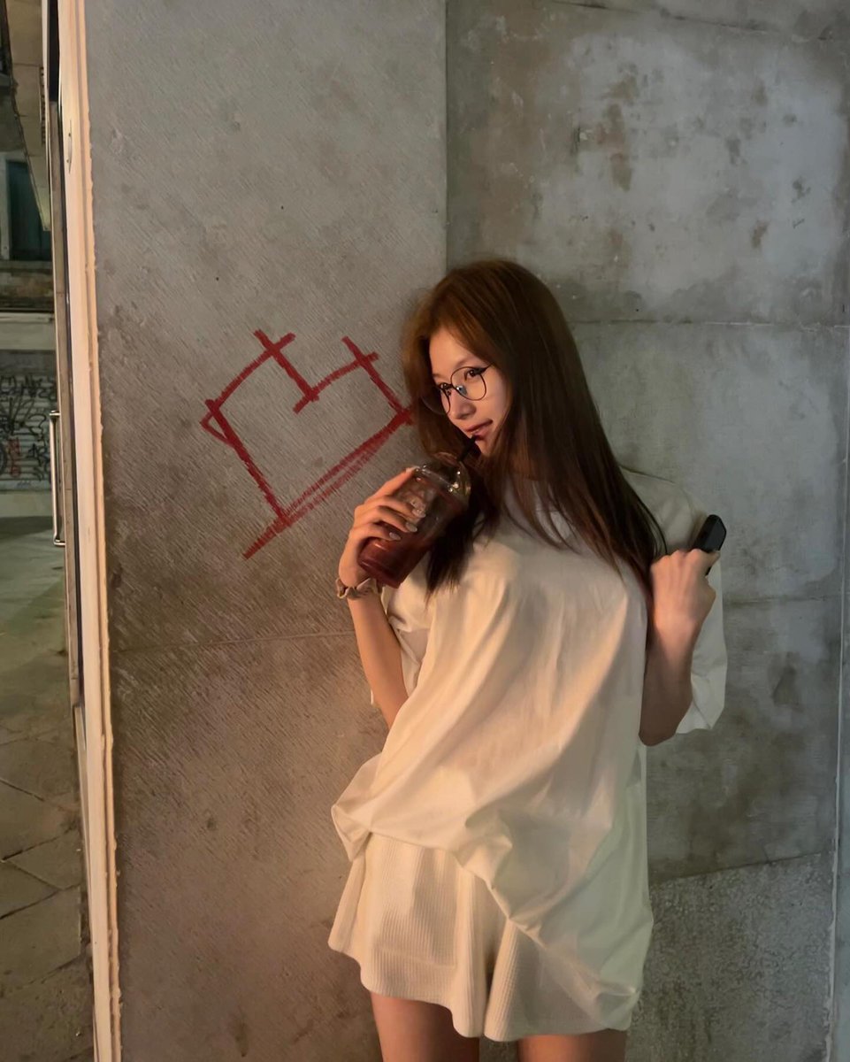 SANABESTGlRL's tweet image. sana instagram update m.by__sana