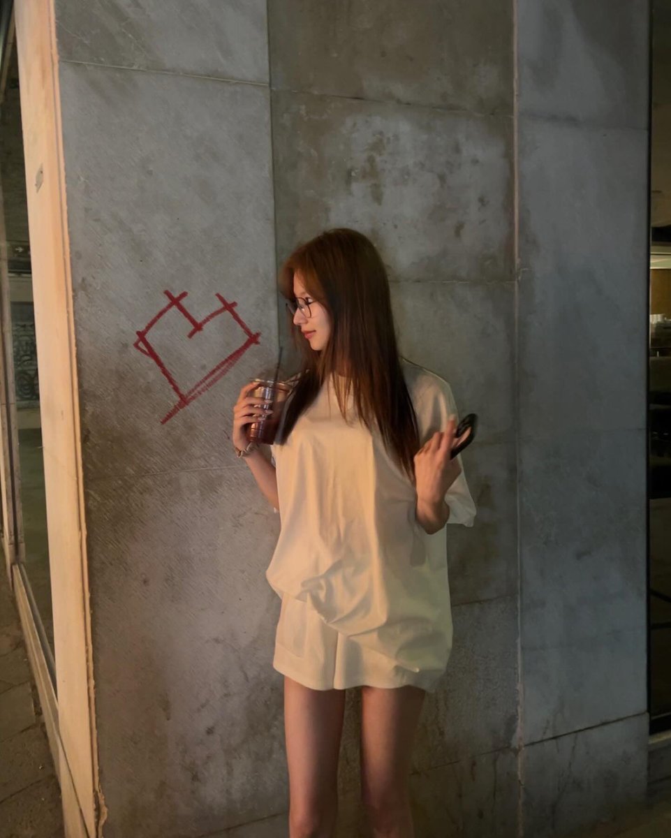 SANABESTGlRL's tweet image. sana instagram update m.by__sana