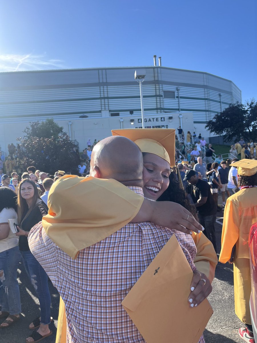 As this girl gets closer to her next, fitting that her final HS accolades come in Red, White &amp; Blue. Congrats Princess for meeting the <a href="/NHSTFXC/">NHSTFXCCA</a> All-American standards for both Shot Put &amp; Discus. Long journey, but you Held the Vision &amp; Trusted the Process. Proud of you!😘 #GirlDad